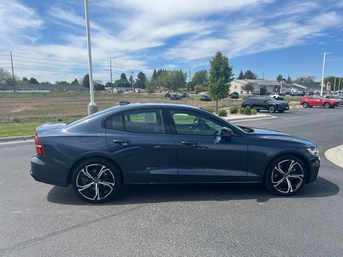Used 2024 Volvo S60 B5 Core FWD image 5