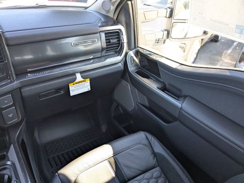 New 2026 Ford F250 Lariat w/ Black Appearance Package image 19