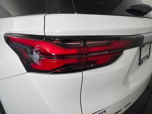 Certified 2023 Chevrolet Traverse LT w/ LT Premium Package AWD/4WD image 41
