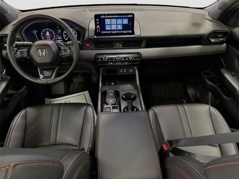 Used 2025 Honda Pilot TrailSport image 22