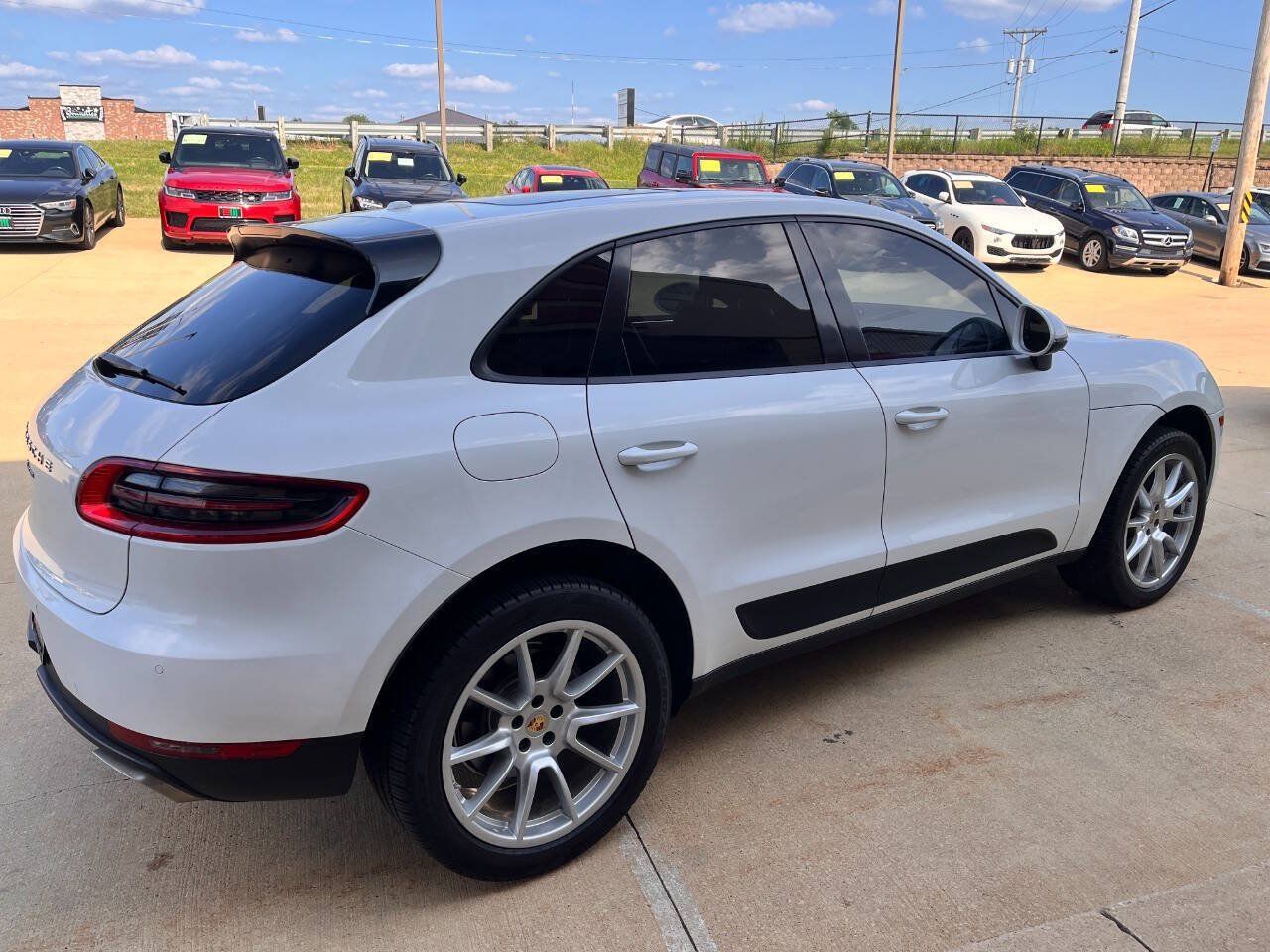 Used 2018 Porsche Macan w/ Premium Package Plus AWD/4WD image 5