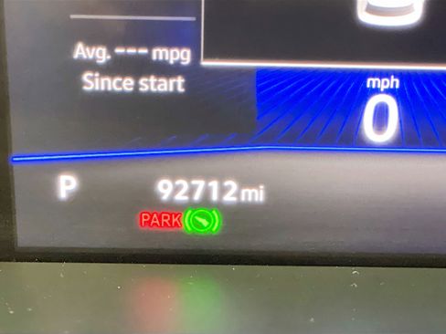 Used 2023 Volkswagen Tiguan SE R-Line image 8