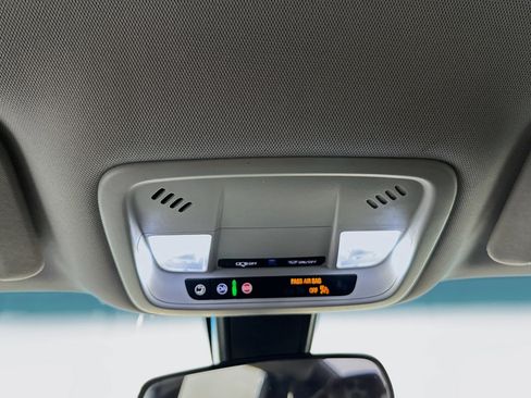 Used 2020 Chevrolet Malibu LT FWD image 17