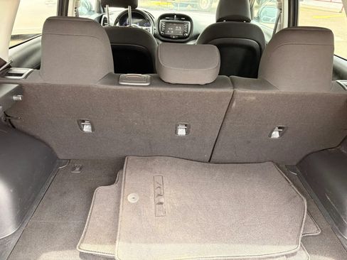 Used 2020 Kia Soul GT-Line w/ GT 2.0L Power Sunroof Package FWD image 18
