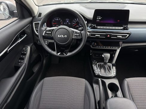 Used 2023 Kia Seltos S w/ Navigation Package image 27