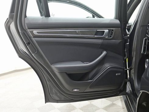 Used 2017 Porsche Panamera 4S image 37