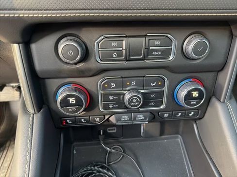 Used 2023 Chevrolet Tahoe Premier image 11