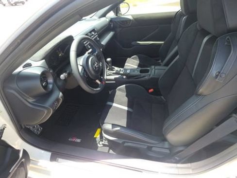 Used 2025 Toyota GR86 Premium RWD image 14
