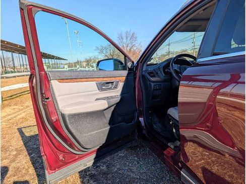 Used 2017 Honda CR-V Touring image 9