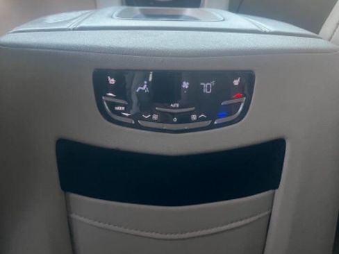 Used 2016 Cadillac Escalade Luxury AWD/4WD image 21