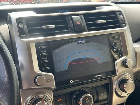 Used 2022 Toyota 4Runner SR5 AWD/4WD image 28