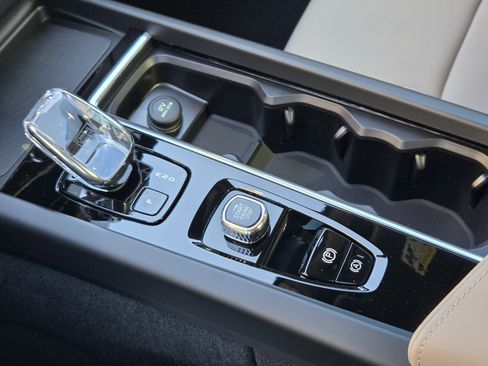 New 2026 Volvo XC60 T8 Plus w/ Protection Package Premier image 23