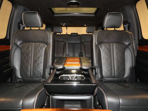 Used 2022 Jeep Grand Wagoneer Series III AWD/4WD image 31