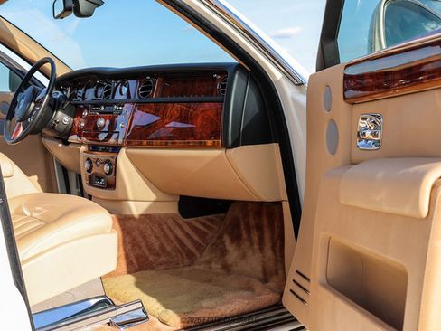 Used 2012 Rolls-Royce Phantom Sedan image 24