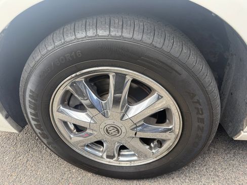 Used 2005 Buick LaCrosse CXL w/ Chrome Appearance Package FWD image 5