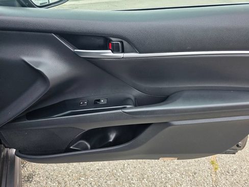 Used 2019 Toyota Camry SE FWD image 23