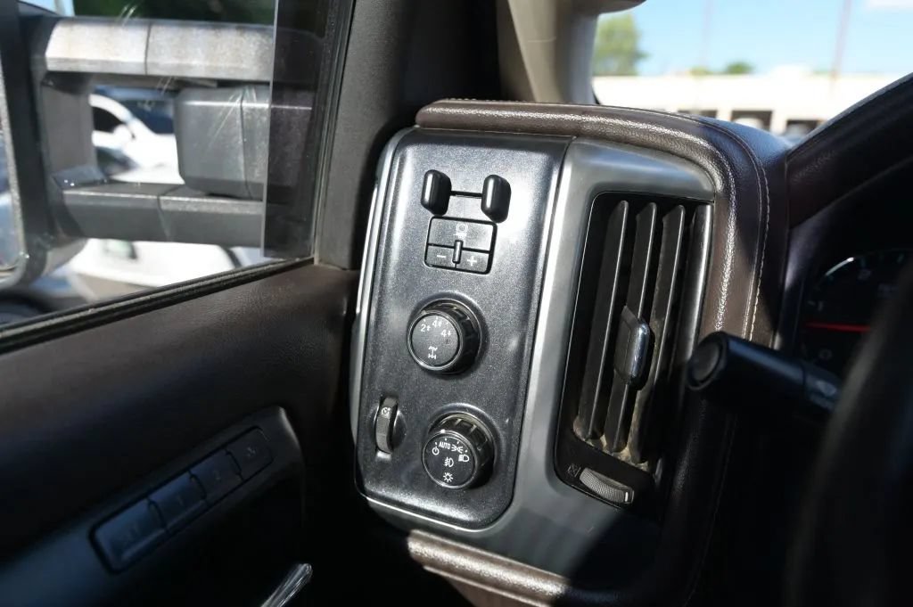 Used 2016 Chevrolet Silverado 3500 LTZ w/ Duramax Plus Package AWD/4WD image 28