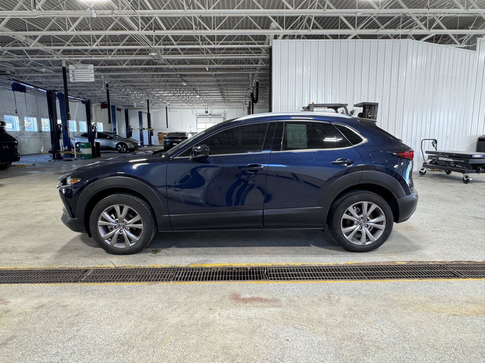 Used 2022 MAZDA CX-30 AWD 2.5 S w/ Premium Package image 2
