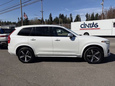 Used 2016 Volvo XC90 T8 R-Design w/ Vision Package AWD/4WD image 12