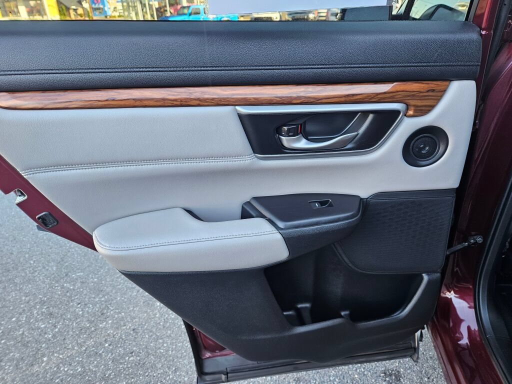 Used 2018 Honda CR-V Touring image 17