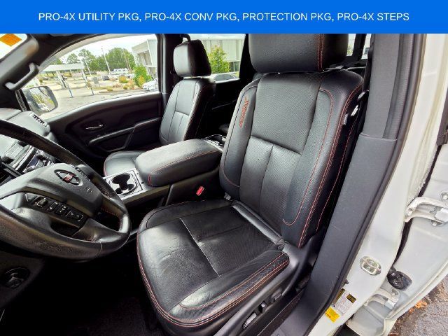 Used 2020 Nissan Titan PRO-4X w/ Pro-4x Convenience Package AWD/4WD image 10