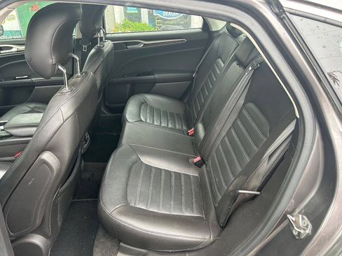 Used 2013 Ford Fusion SE FWD image 14