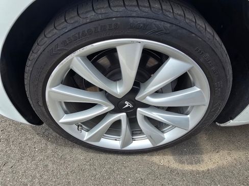 Used 2019 Tesla Model 3 Mid Range RWD image 9