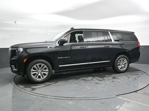 Used 2021 GMC Yukon XL Denali w/ Advanced Technology Package image 10