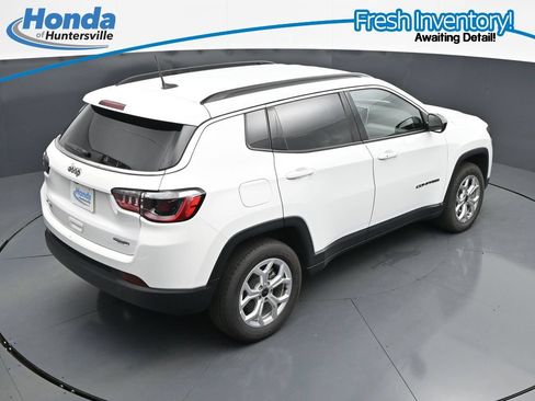 Used 2025 Jeep Compass Latitude AWD/4WD image 24