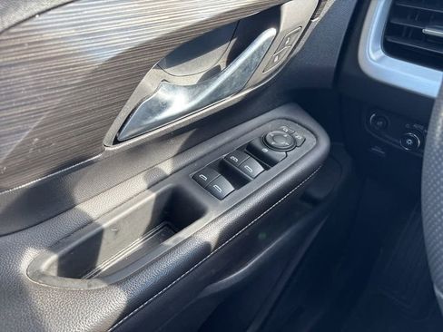 Used 2022 GMC Terrain SLE w/ Driver Convenience Package image 21