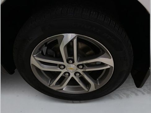 Used 2017 Chevrolet Equinox Premier w/ Enhanced Convenience Package AWD/4WD image 19