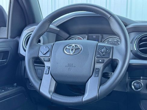 Used 2020 Toyota Tacoma TRD Sport image 18