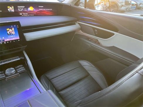 Used 2024 Lincoln Nautilus Reserve image 15