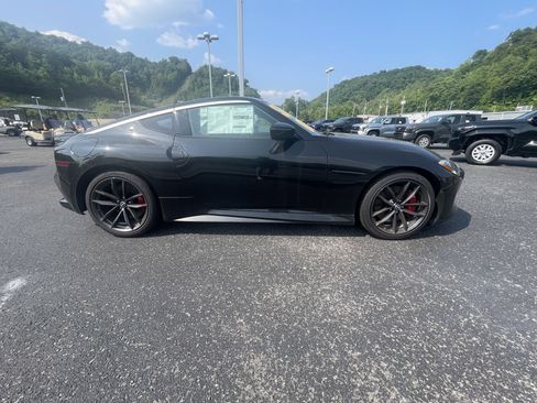 New 2024 Nissan Z Performance w/ Floor Mat Package image 2
