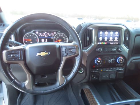 Used 2022 Chevrolet Silverado 1500 High Country w/ Technology Package image 20