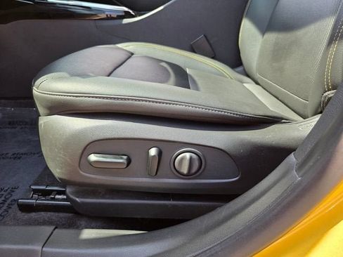 Used 2024 Chevrolet Trax ACTIV w/ Driver Confidence Package FWD image 9