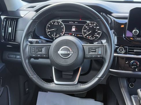 Used 2024 Nissan Pathfinder SV FWD image 22