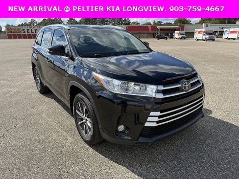Used 2017 Toyota Highlander XLE image 1