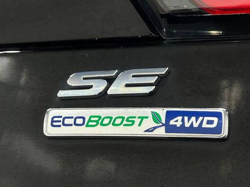 Used 2017 Ford Escape SE w/ Equipment Group 201A AWD/4WD image 40
