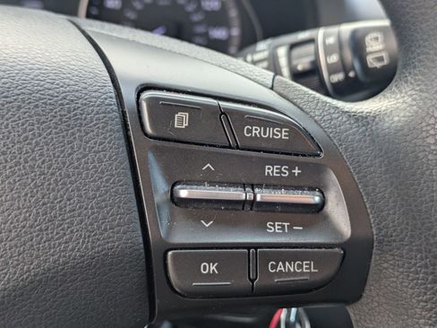 Used 2018 Hyundai Elantra GT image 15