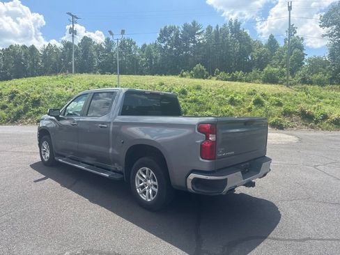 Used 2021 Chevrolet Silverado 1500 LT w/ Z71 Off-Road Package AWD/4WD image 7
