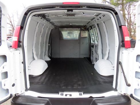 Used 2013 Chevrolet Express 2500 image 14