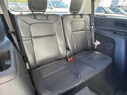 New 2025 Lincoln Aviator AWD image 13