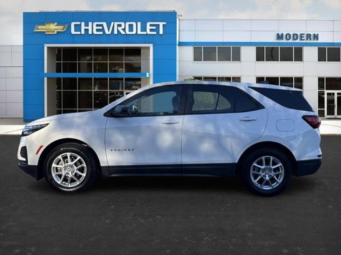 Certified 2024 Chevrolet Equinox LS w/ LS Convenience Package image 2