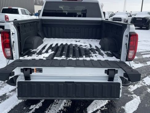 Used 2024 GMC Sierra 2500 SLE w/ SLE Convenience Package image 5
