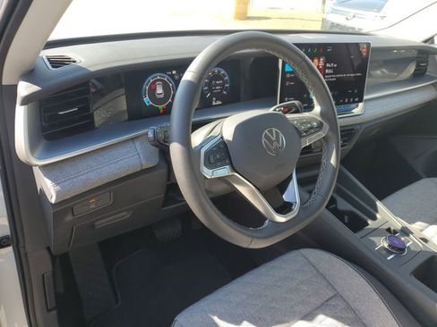 Certified 2025 Volkswagen Tiguan S image 18