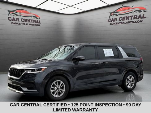 Used 2022 Kia Carnival LX image 1