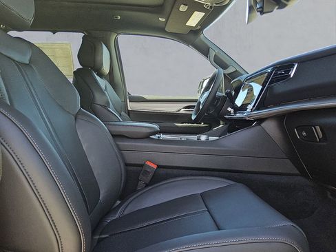 New 2026 Jeep Grand Wagoneer Limited image 15