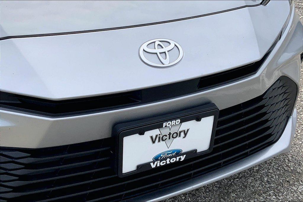 Used 2025 Toyota Camry LE FWD image 29
