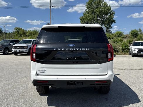 New 2025 Ford Expedition Active image 6